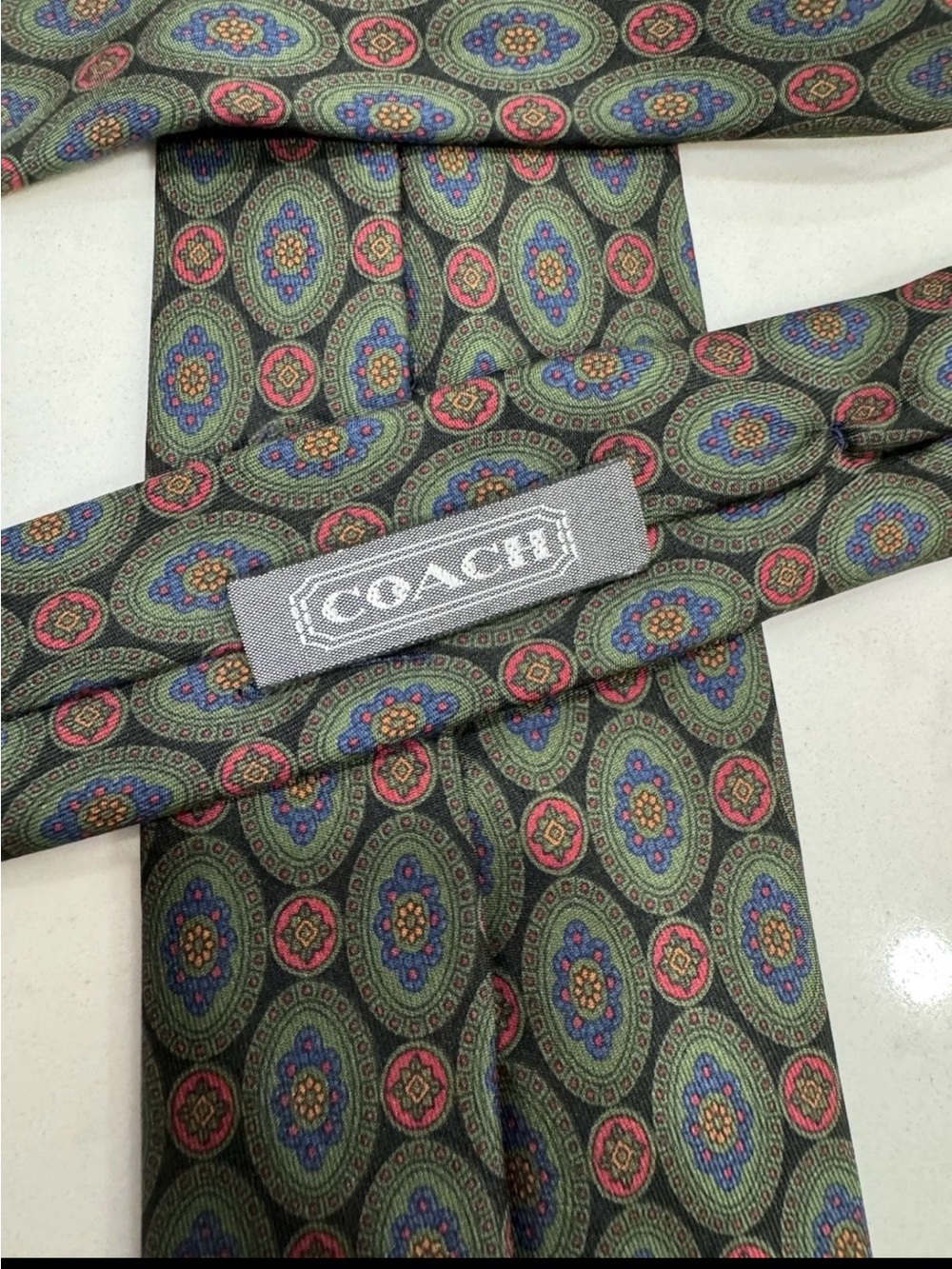 Coach Men’s Geometric green print Tie I vintage silk made in Italy - Picture 2 of 3